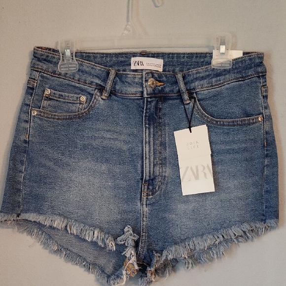 ZARA HI-RISE JEANS SHORTS - Picture 1 of 10